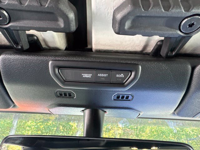 Used 2022 Jeep Wrangler Unlimited Sahara w/ Cold Weather Group AWD/4WD image 17