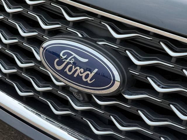 Certified 2022 Ford Edge Titanium w/ Equipment Group 301A AWD/4WD image 27