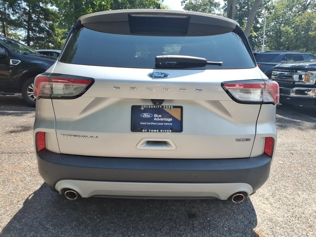 Certified 2020 Ford Escape Titanium w/ Titanium Premium Package 2.0 AWD/4WD image 3
