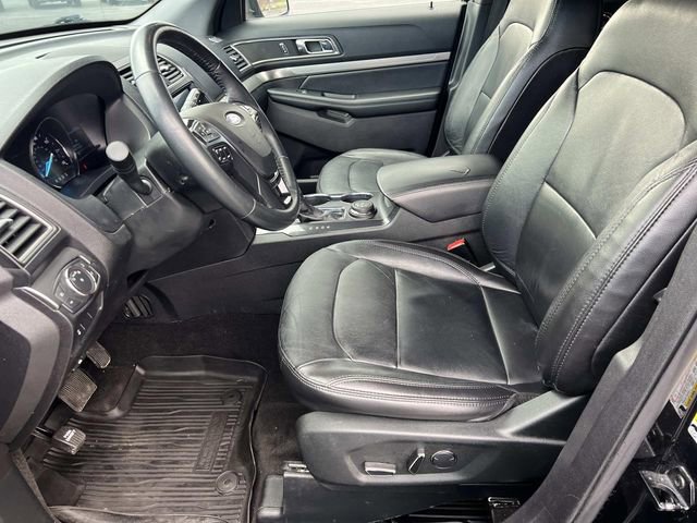 Certified 2018 Ford Explorer XLT w/ Equipment Group 202A image 20