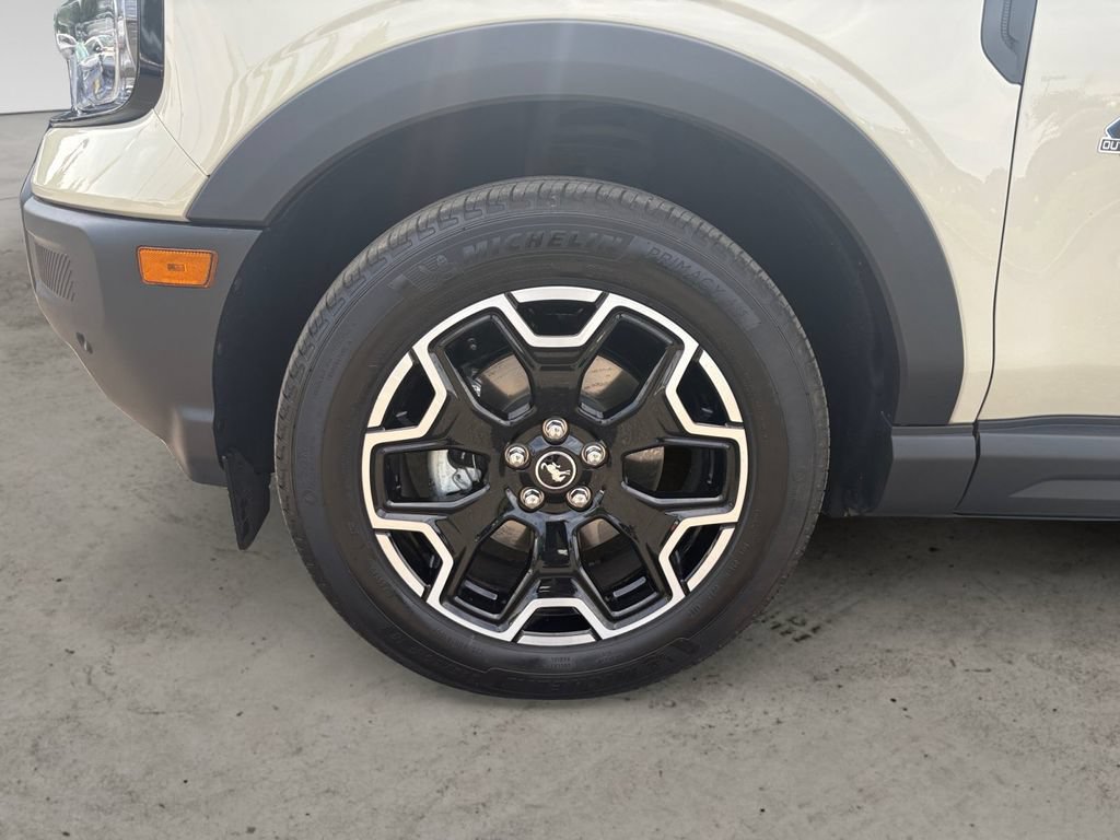 Certified 2025 Ford Bronco Sport Outer Banks w/ Outer Banks Tech Package+ AWD/4WD image 14