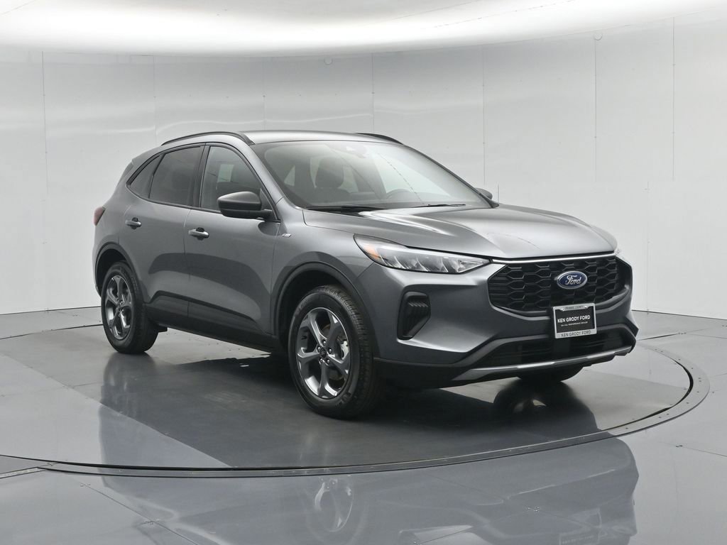Certified 2025 Ford Escape ST-Line AWD/4WD image 3