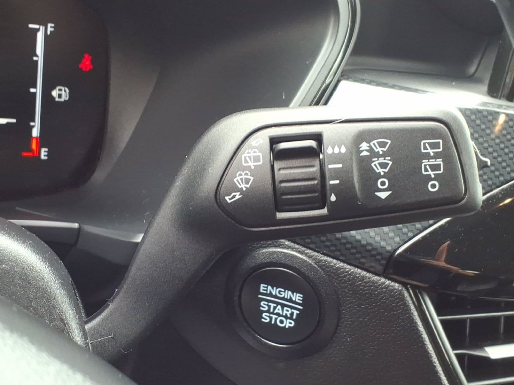 Certified 2025 Ford Escape ST-Line AWD/4WD image 28