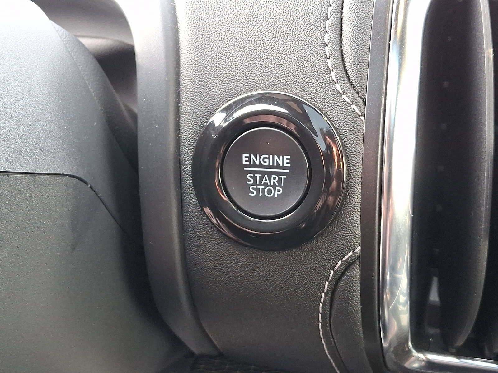 Certified 2025 Ford Expedition Max Platinum w/ Stealth Appearance Package image 28