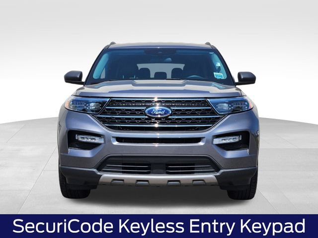 Certified 2023 Ford Explorer XLT w/ Equipment Group 202A AWD/4WD image 3