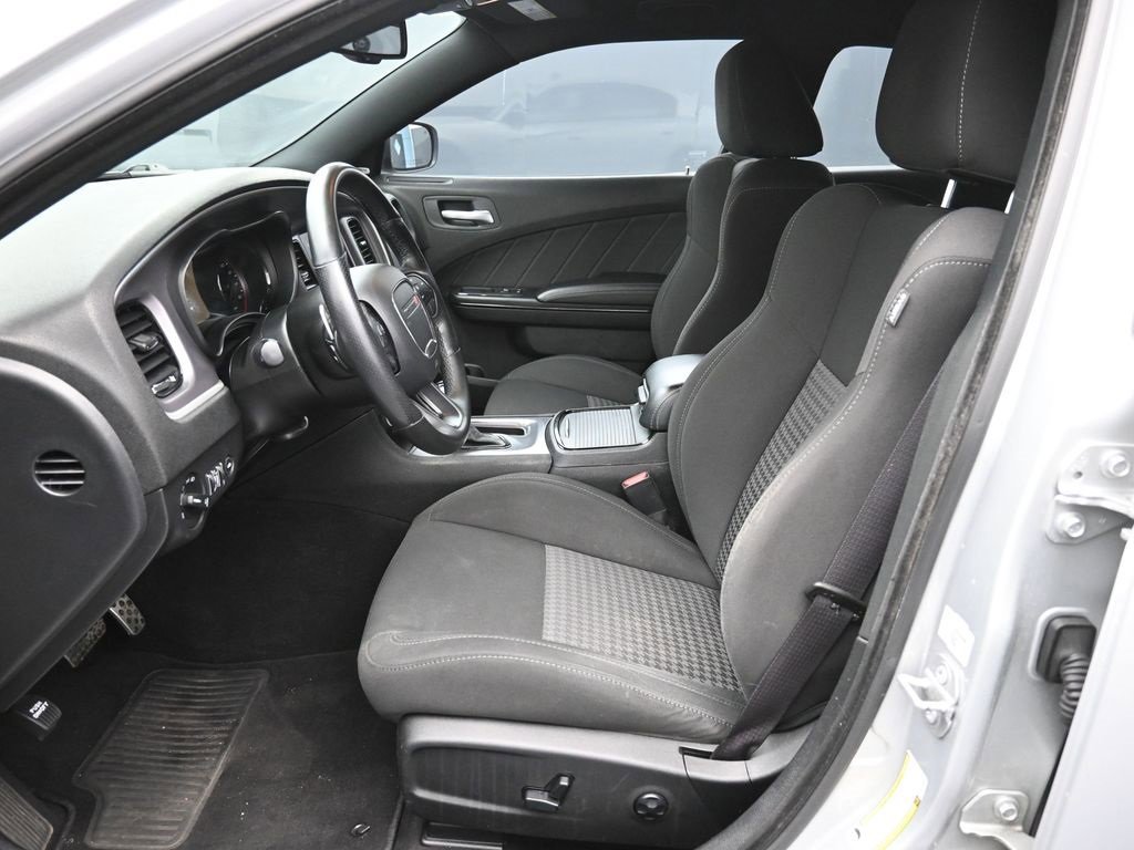 Used 2019 Dodge Charger R/T w/ Blacktop Package image 20