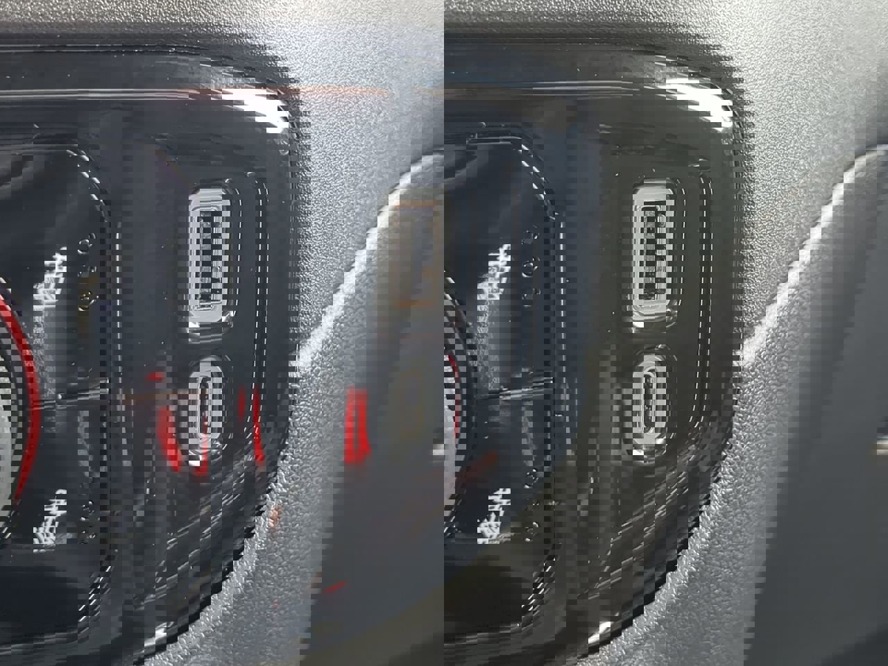 Used 2024 Chevrolet Silverado 2500 LT w/ Convenience Package image 21