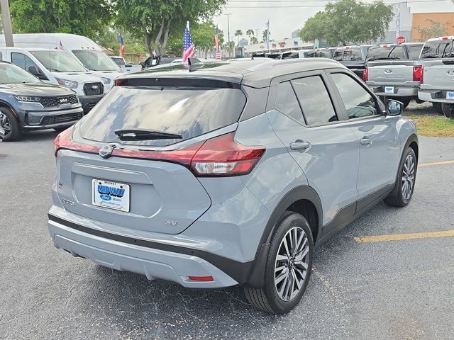 Used 2023 Nissan Kicks SV image 4