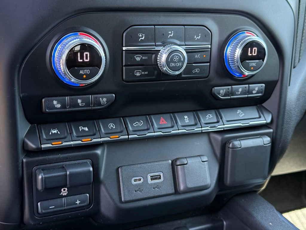 Used 2020 GMC Sierra 1500 AT4 w/ AT4 Premium Package AWD/4WD image 13