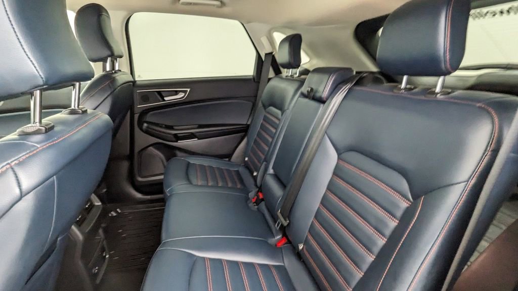 Certified 2022 Ford Edge SEL w/ Sport Appearance Package AWD/4WD image 35