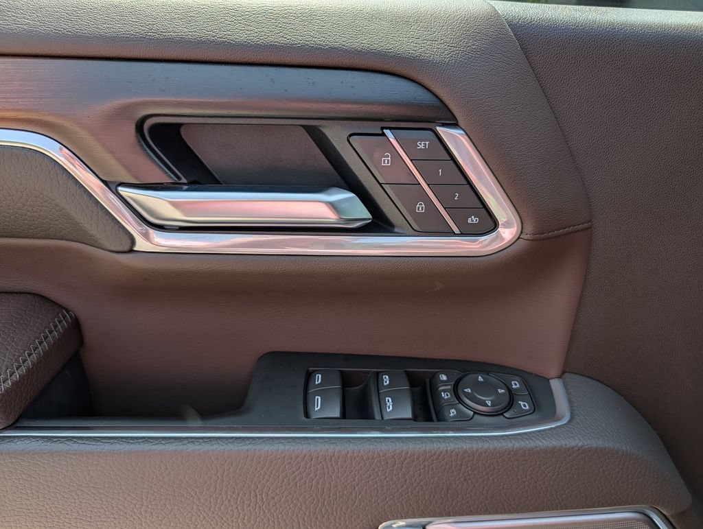 Used 2025 GMC Sierra 2500 Denali AWD/4WD image 19