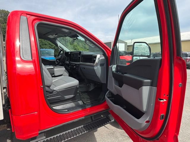Certified 2024 Ford F550 4x4 Regular Cab Super Duty image 34