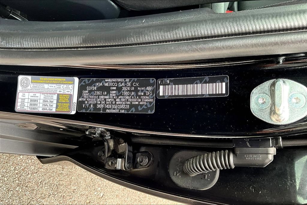 Used 2025 Kia K4 FWD image 20