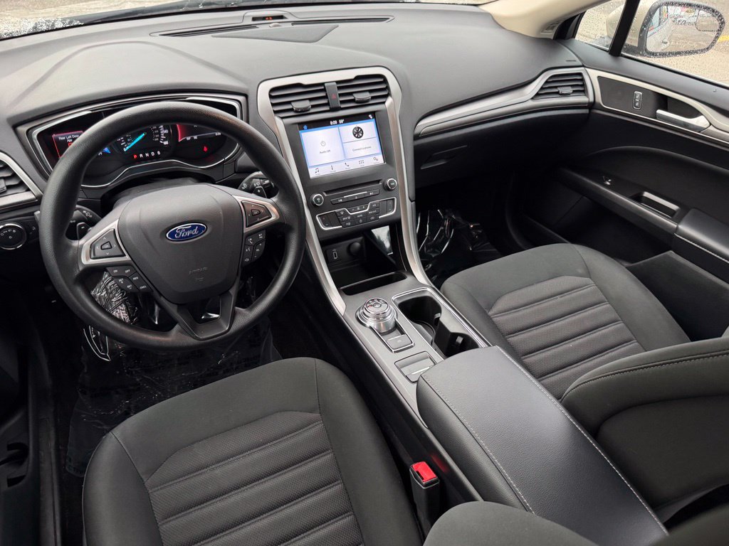 Certified 2017 Ford Fusion SE w/ Fusion SE Technology Package FWD image 14