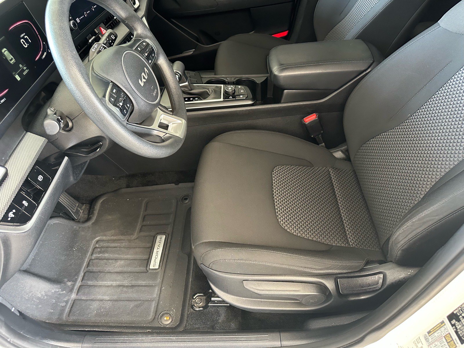 Used 2023 Kia Sportage LX FWD image 15