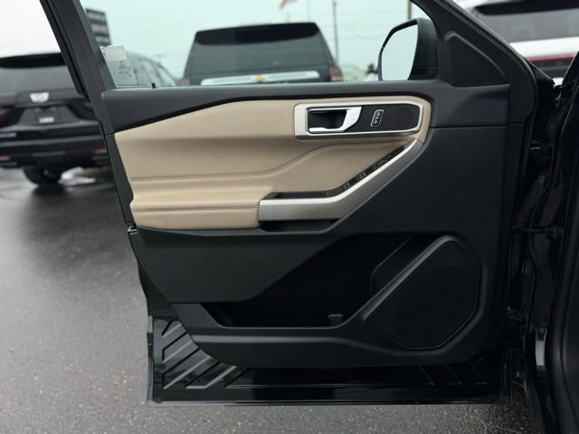 Certified 2024 Ford Explorer XLT image 10