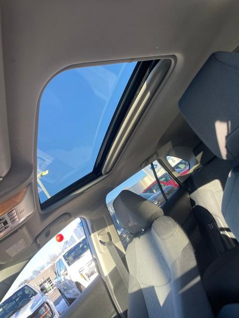 Used 2021 Toyota RAV4 XLE w/ Convenience Package image 29