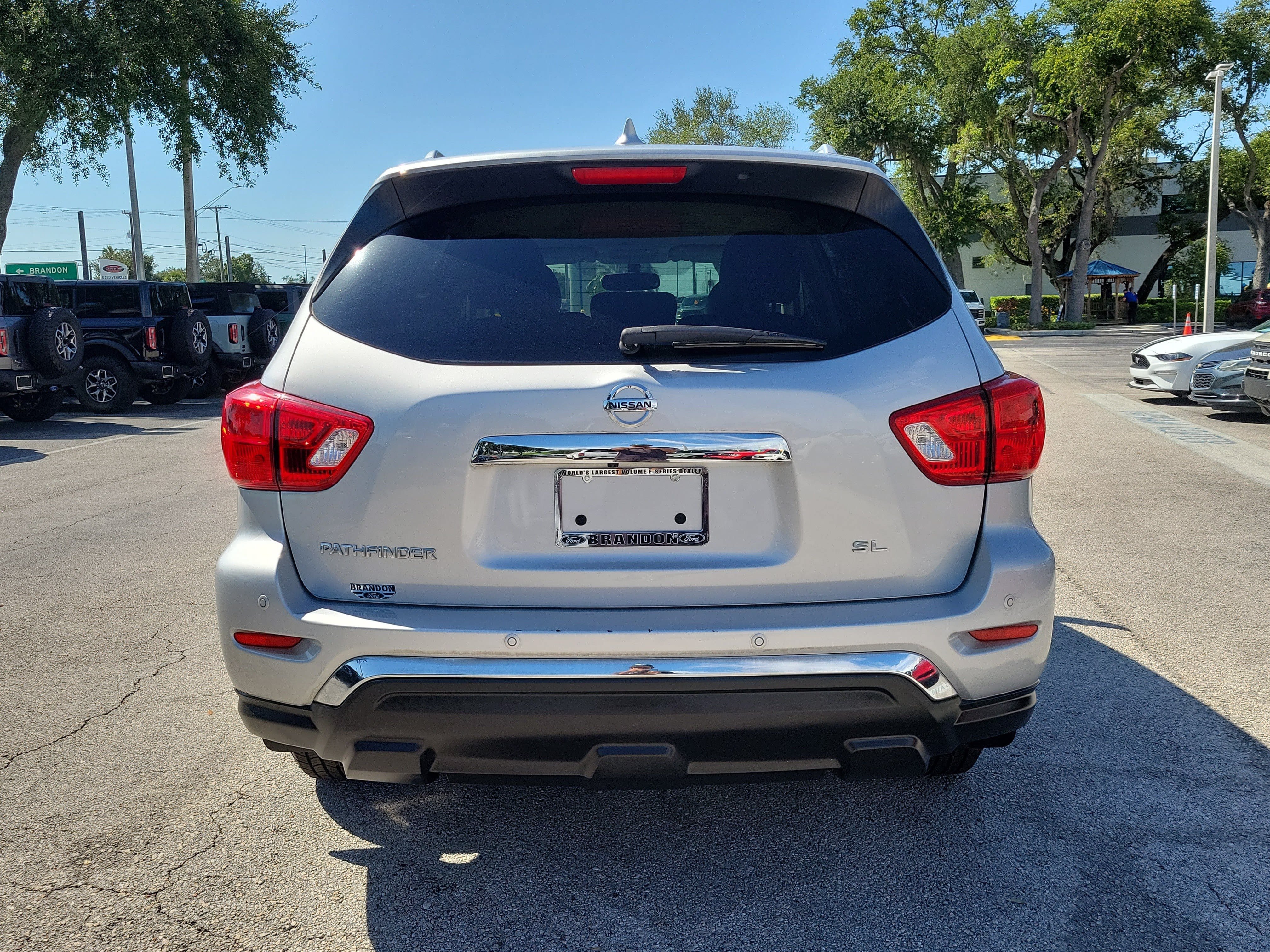 Used 2019 Nissan Pathfinder SL FWD image 8