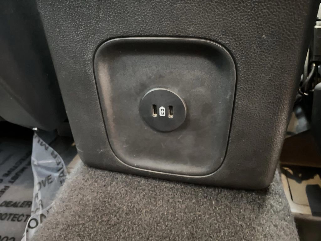 Certified 2025 Ford Escape Platinum image 40