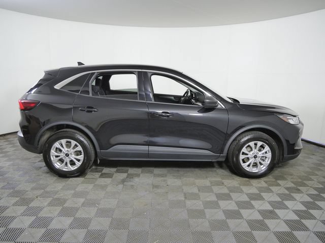 Certified 2023 Ford Escape Active AWD/4WD image 9