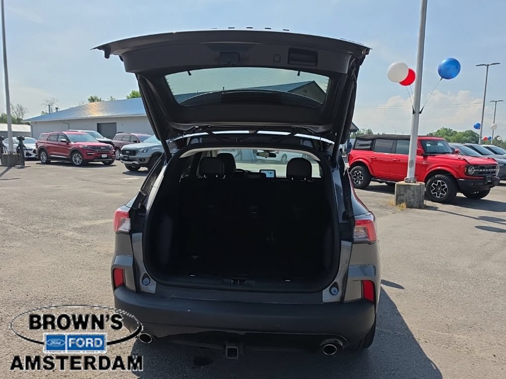 Certified 2022 Ford Escape SEL w/ SEL Stealth AWD Package image 8