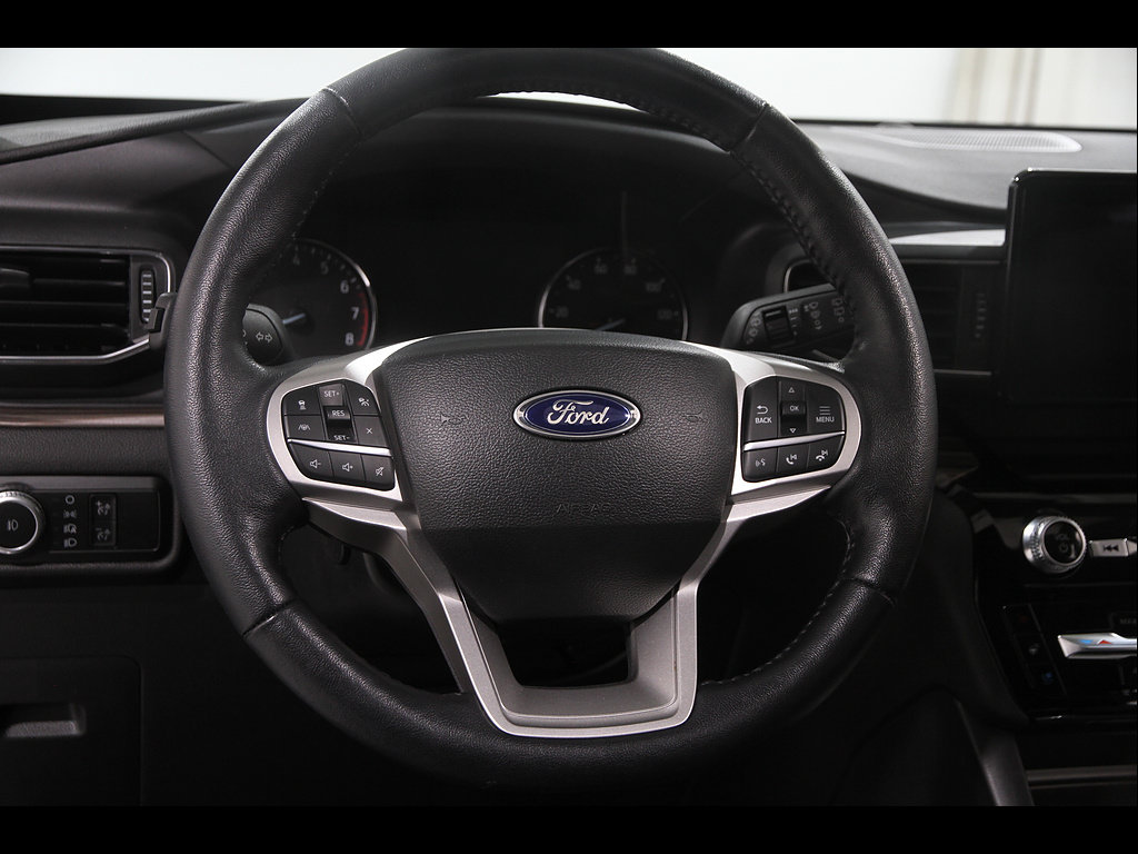 Certified 2023 Ford Explorer Limited w/ Equipment Group 301A AWD/4WD image 8