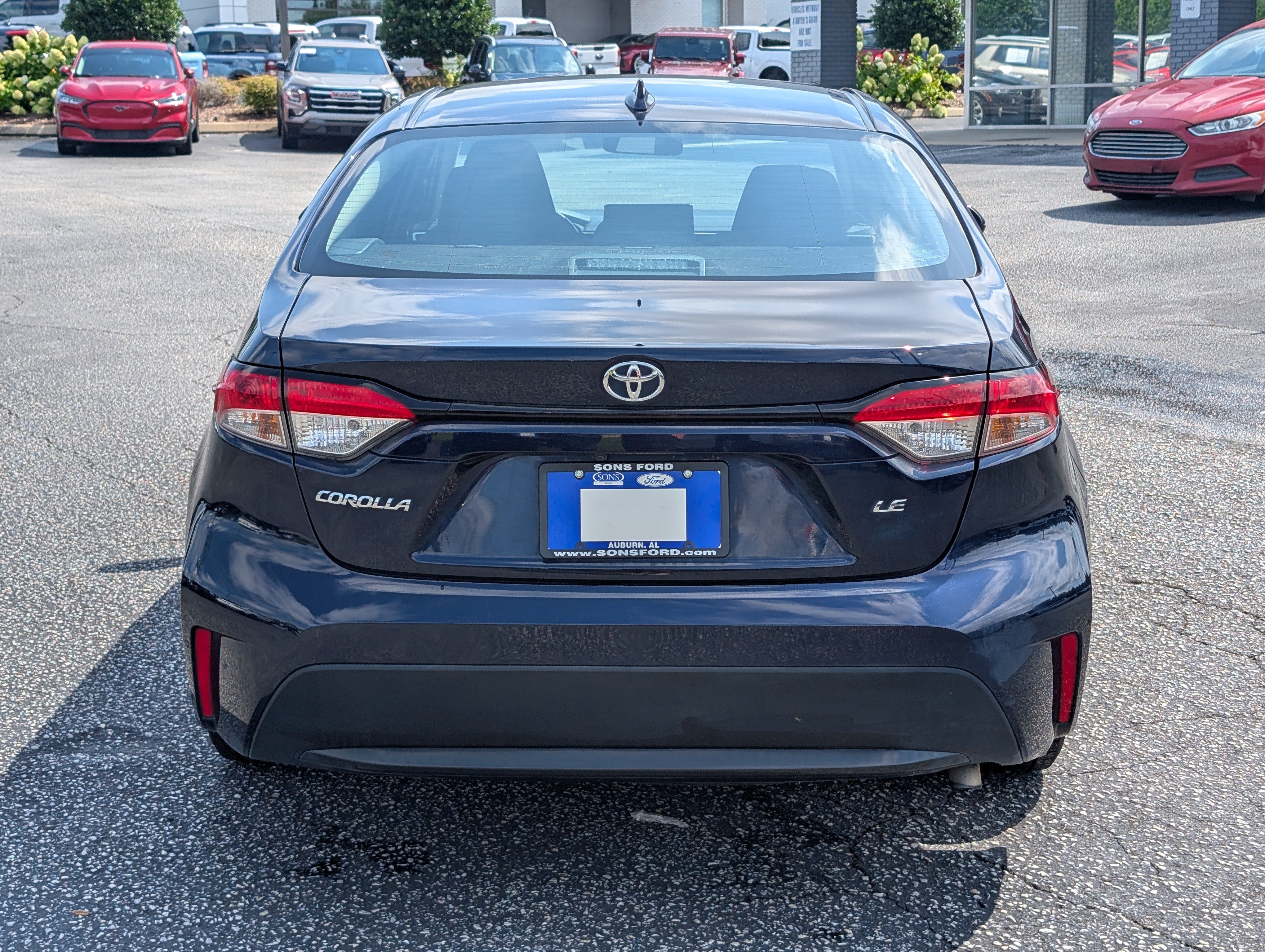 Used 2022 Toyota Corolla LE FWD image 9