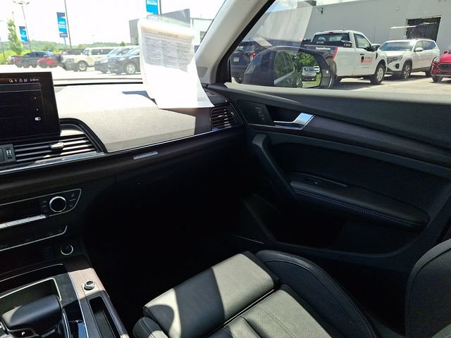 Used 2021 Audi Q5 e Premium Plus w/ Premium Plus Package AWD/4WD image 16
