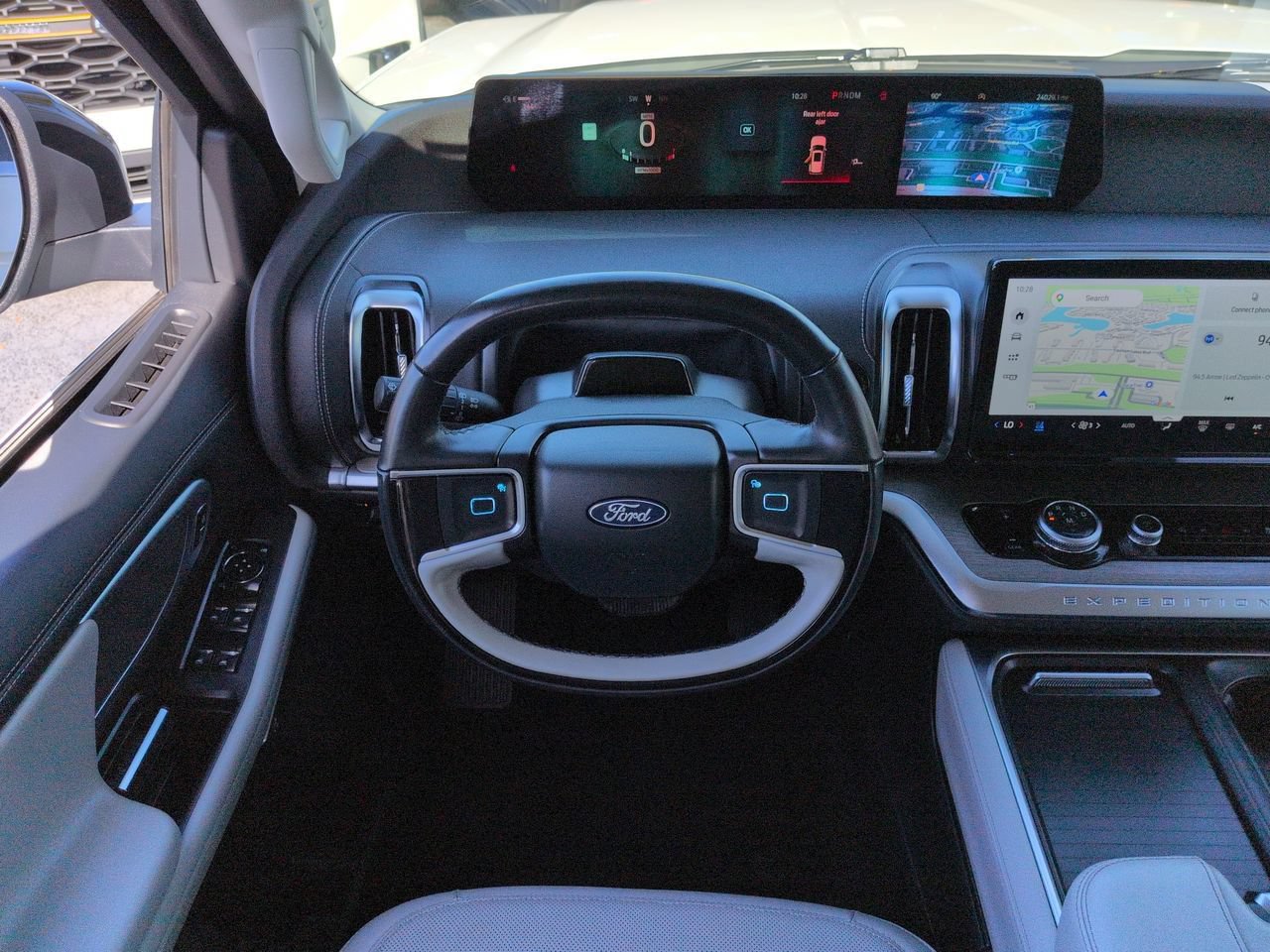 Certified 2025 Ford Expedition Max Platinum w/ Driver's Package AWD/4WD image 16