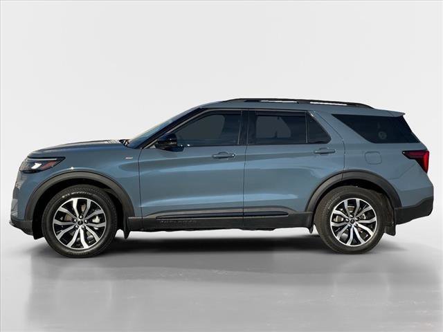 Certified 2025 Ford Explorer ST-Line image 3