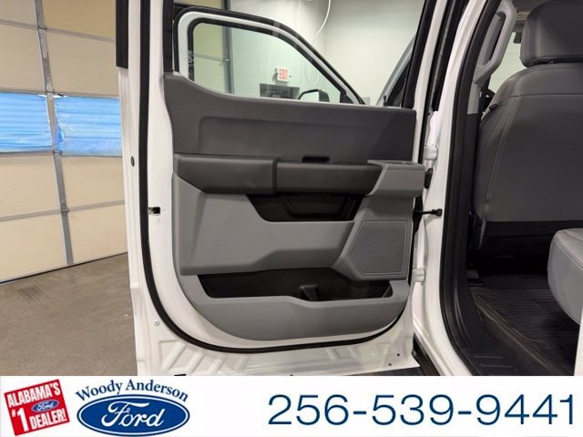 Certified 2025 Ford F550 4x4 Crew Cab Super Duty image 21