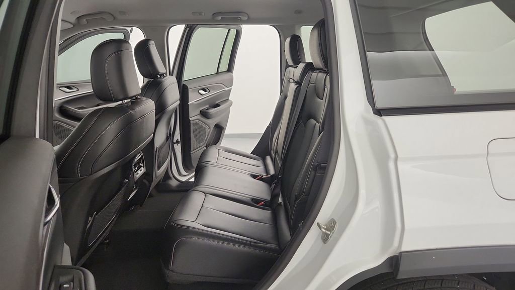 Used 2024 Jeep Grand Cherokee Limited AWD/4WD image 16