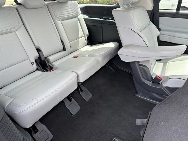 Certified 2025 Ford Expedition Platinum w/ Platinum Ultimate Package AWD/4WD image 10