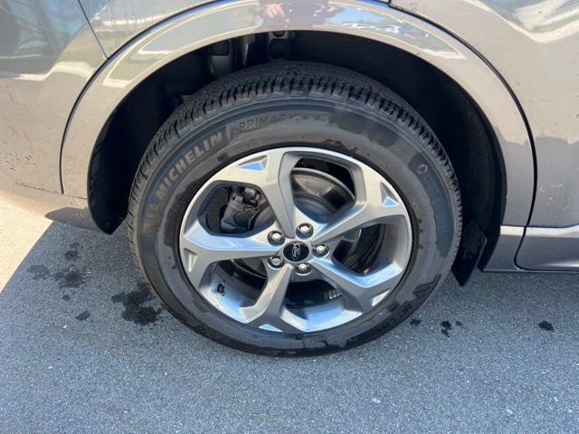 Certified 2024 Ford Escape ST-Line w/ Tech Pack #1 AWD/4WD image 9