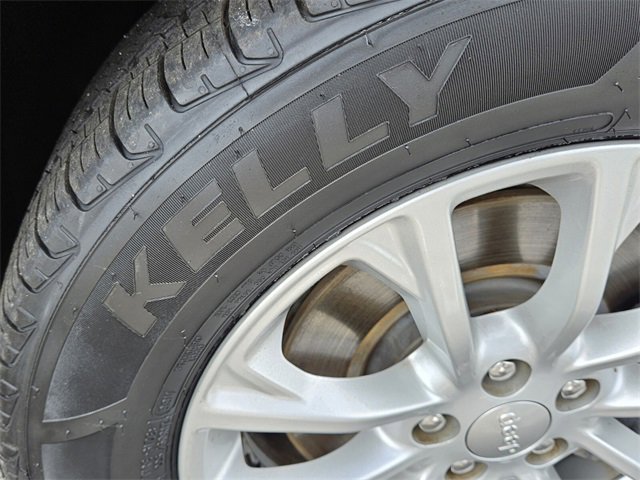 Used 2020 Jeep Cherokee Latitude image 9