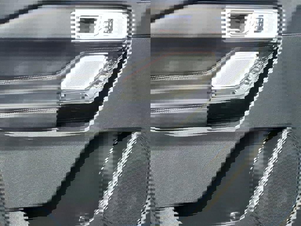 Certified 2023 Ford Explorer Platinum w/ Technology Package image 22