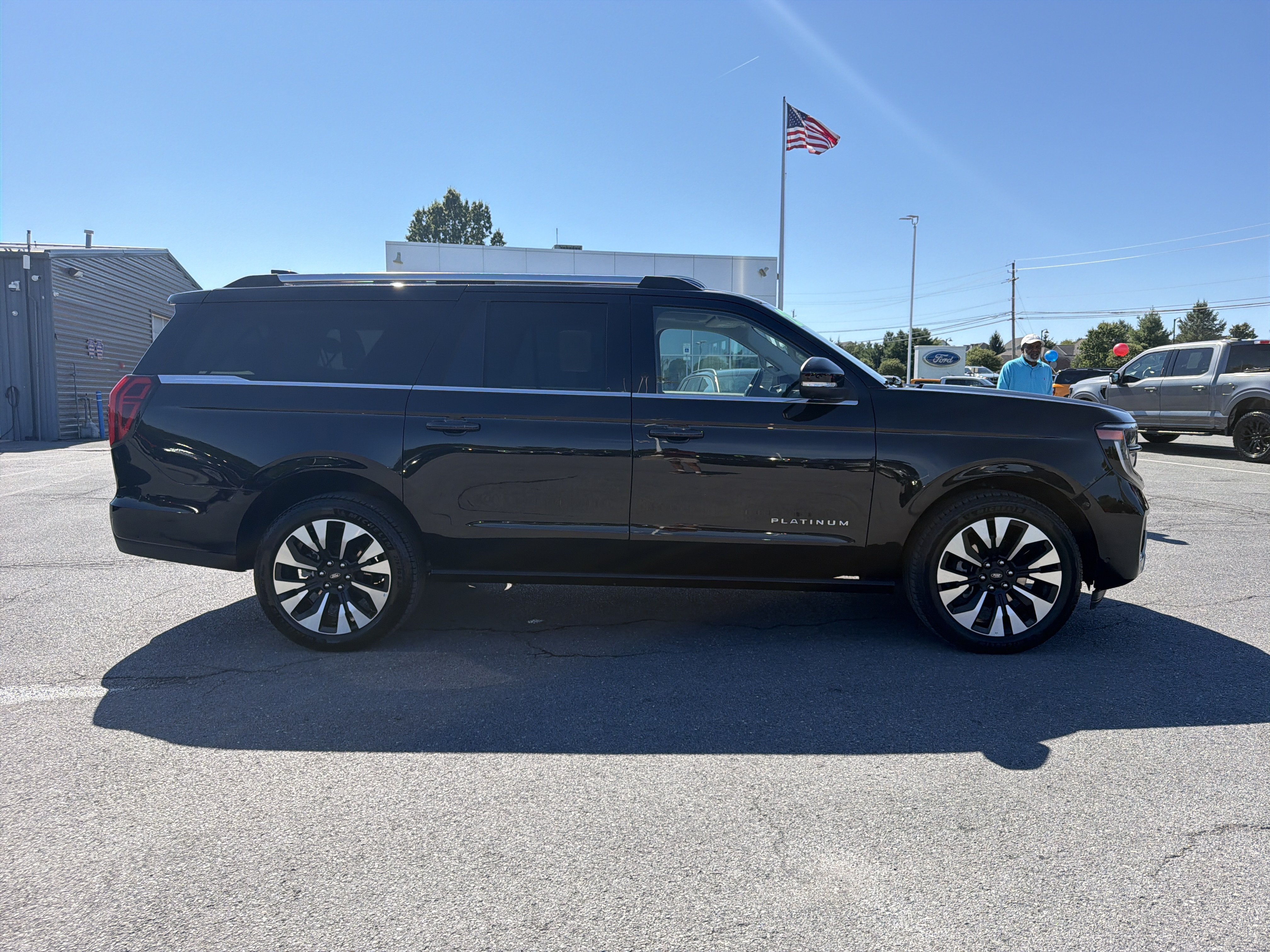 Certified 2025 Ford Expedition Max Platinum w/ Driver's Package AWD/4WD image 2
