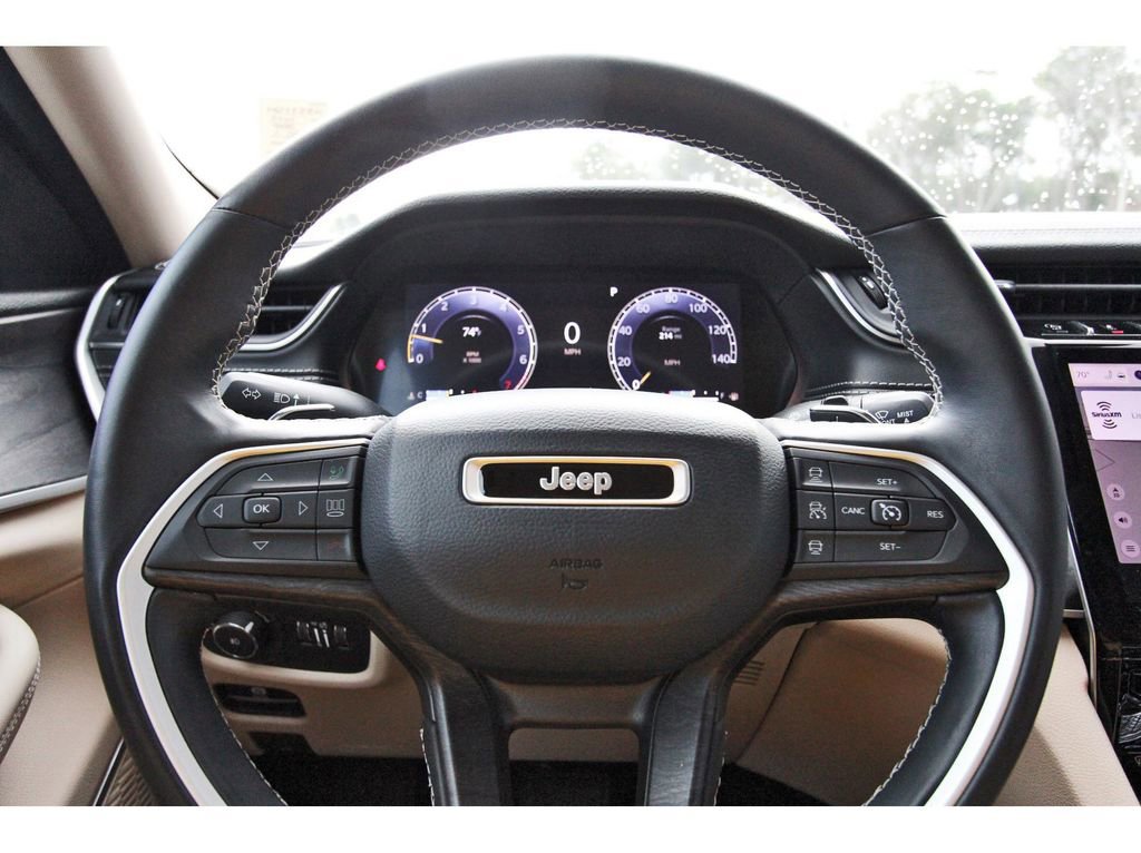 Used 2022 Jeep Grand Cherokee L Limited image 16