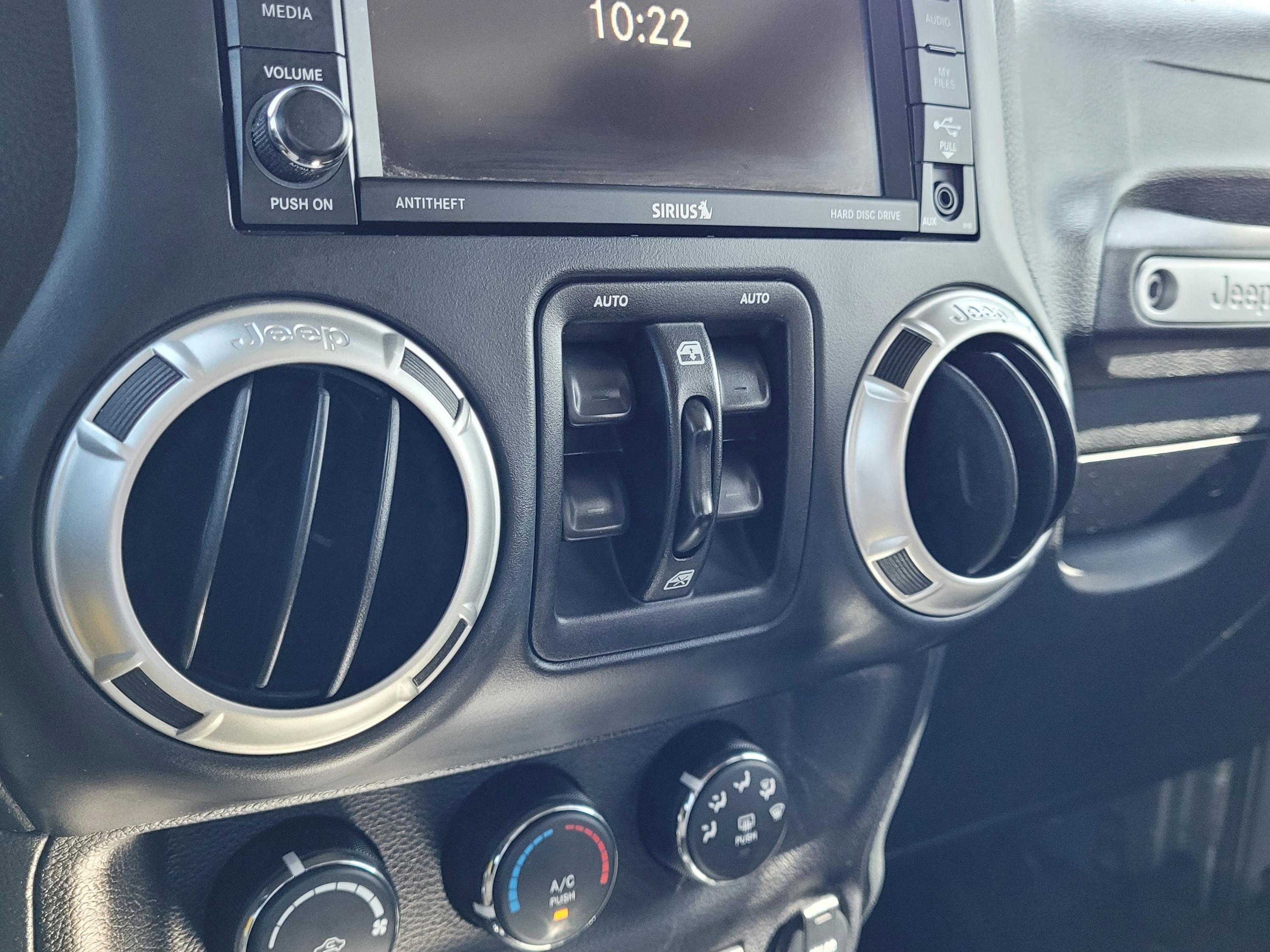 Used 2017 Jeep Wrangler Unlimited Sahara AWD/4WD image 20