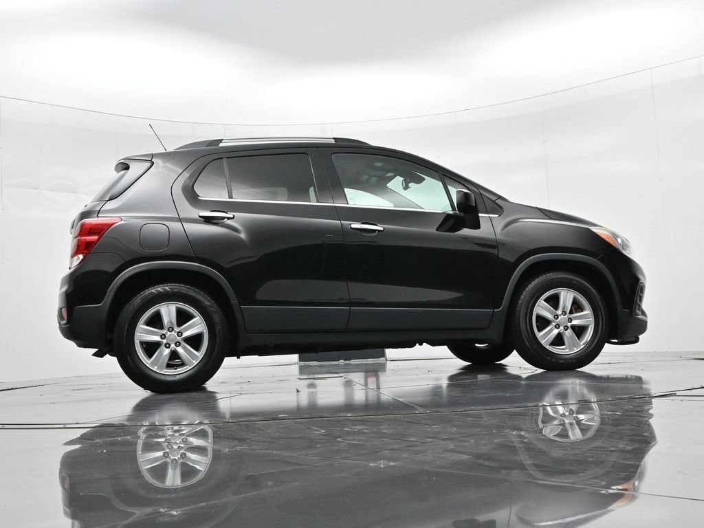 Used 2017 Chevrolet Trax LT w/ Driver Confidence Package FWD image 21