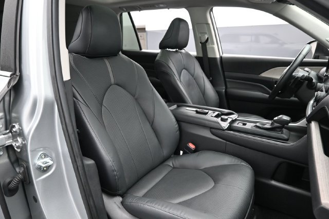 Used 2024 Toyota Grand Highlander AWD image 25