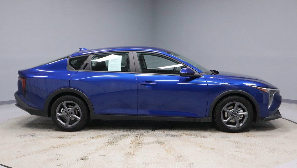Used 2025 Kia K4 LXS image 6