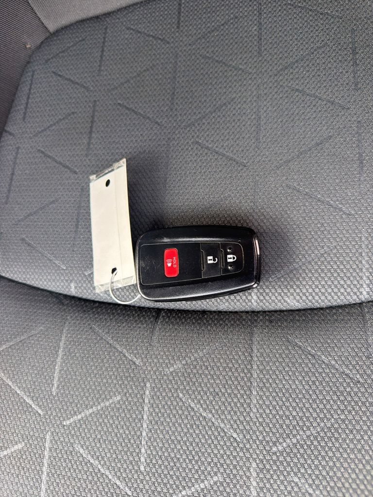 Used 2023 Toyota RAV4 XLE AWD/4WD image 51