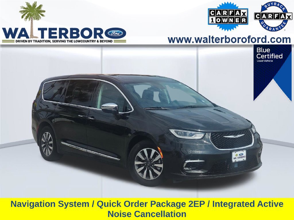 Used 2023 Chrysler Pacifica Limited