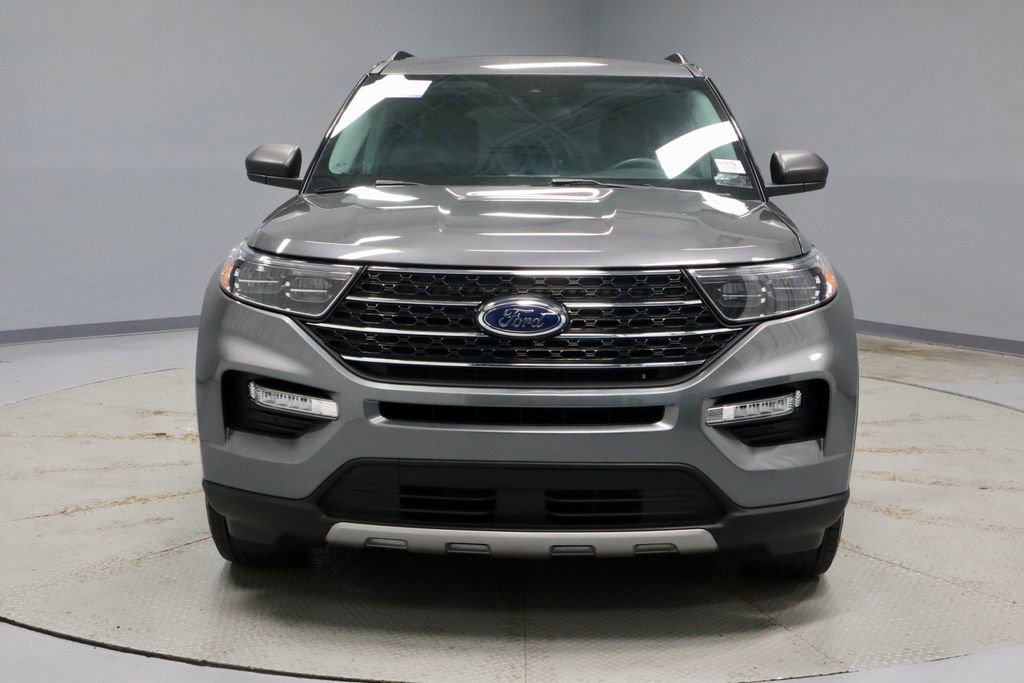 Certified 2023 Ford Explorer XLT w/ Equipment Group 202A AWD/4WD image 7