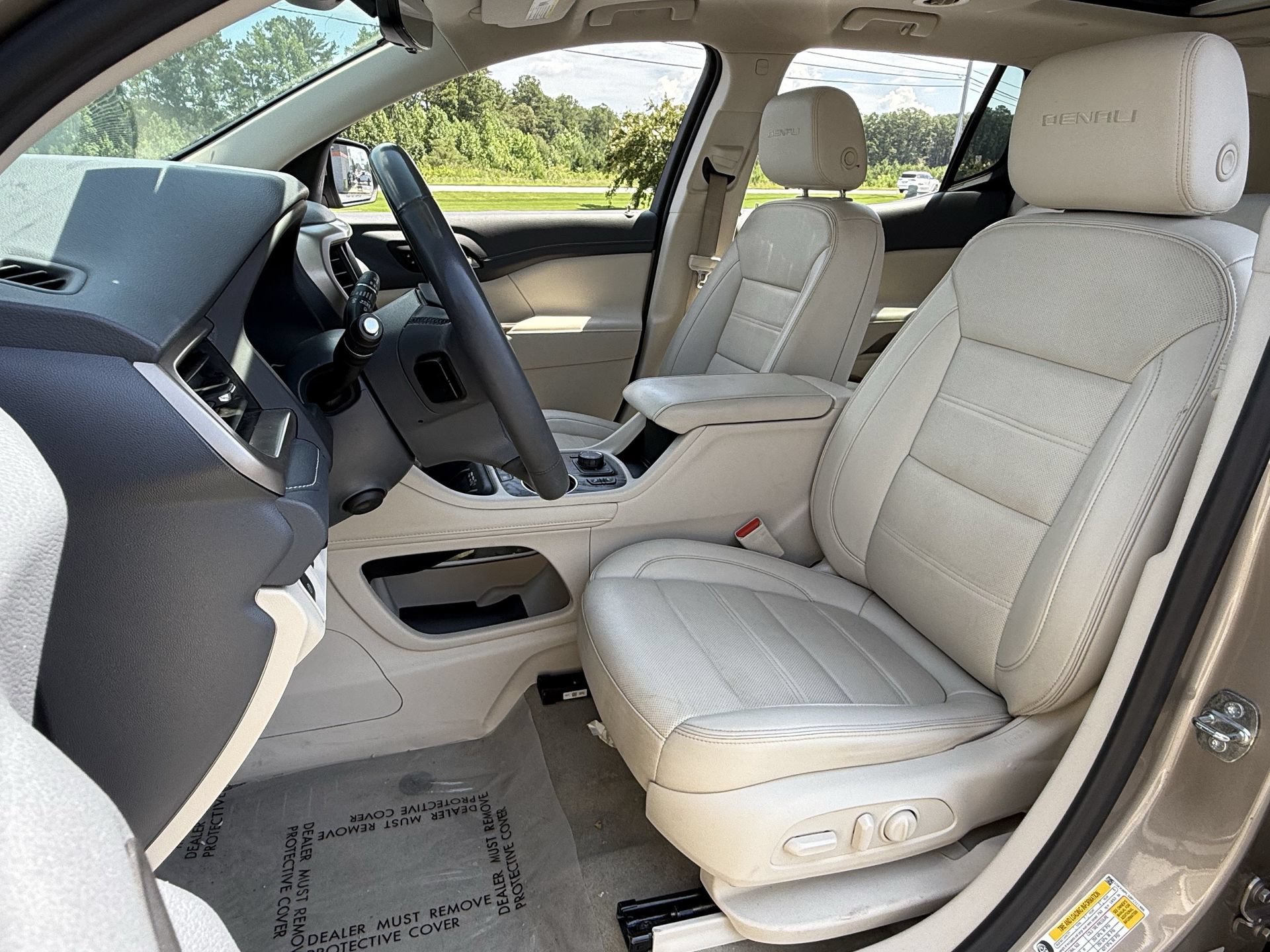 Used 2023 GMC Acadia Denali w/ Denali Ultimate Package FWD image 15