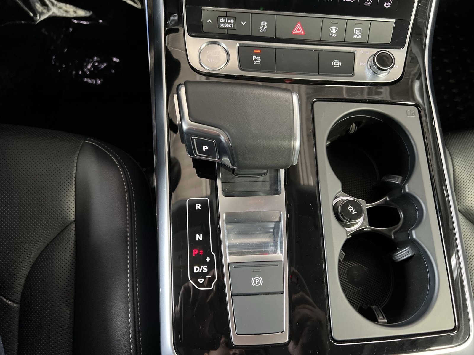 Used 2020 Audi Q8 Premium Plus w/ Premium Plus Package AWD/4WD image 22