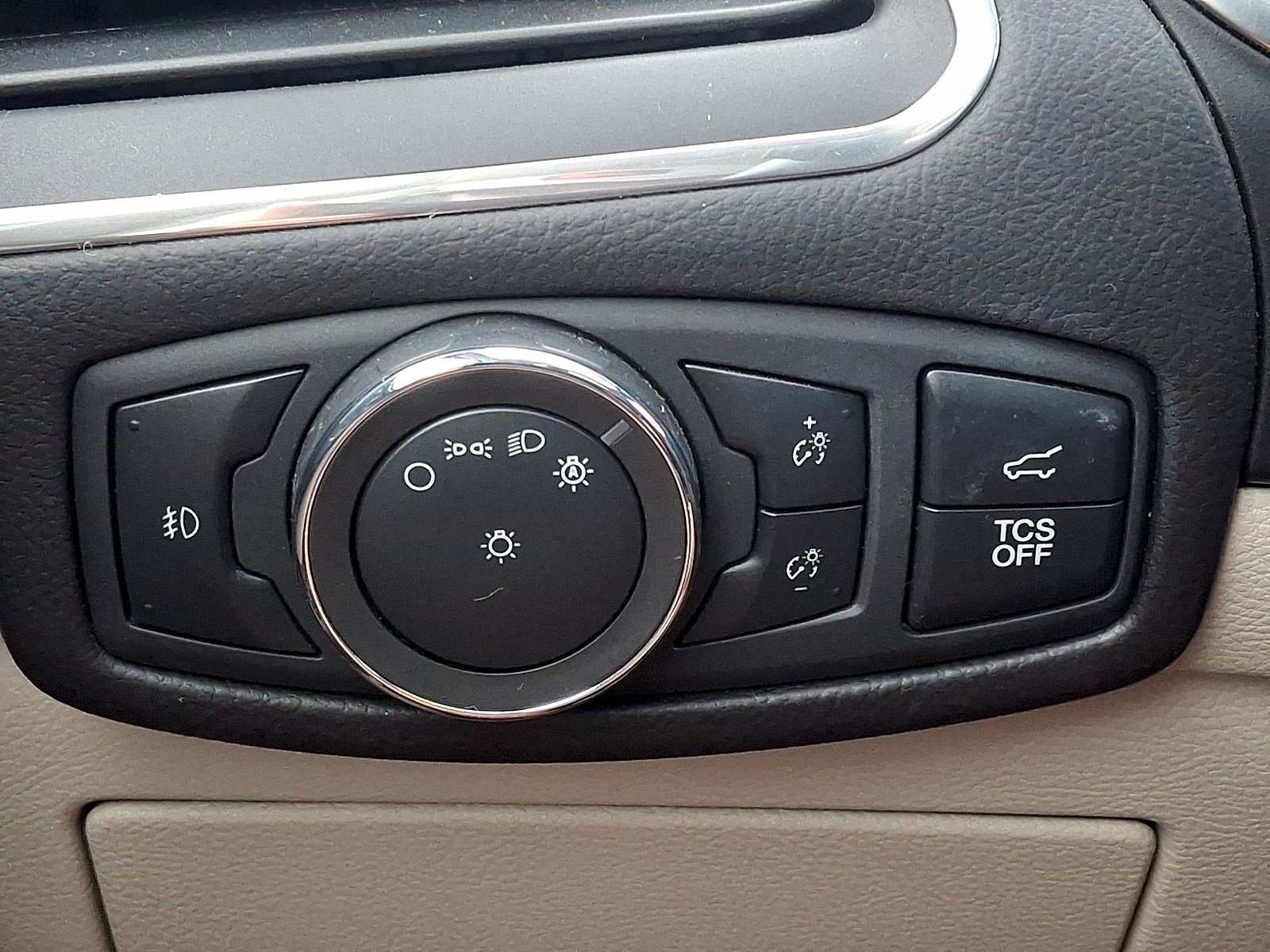 Certified 2020 Ford Edge Titanium FWD image 25