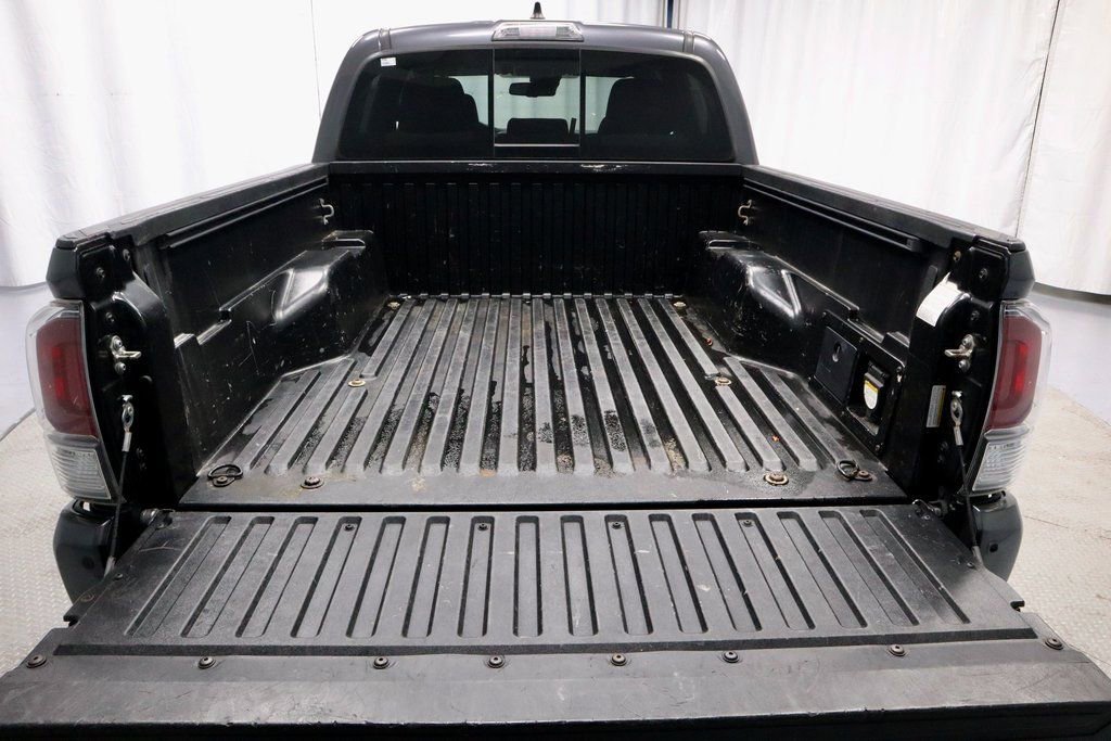 Used 2020 Toyota Tacoma TRD Off-Road w/ Technology Package image 13