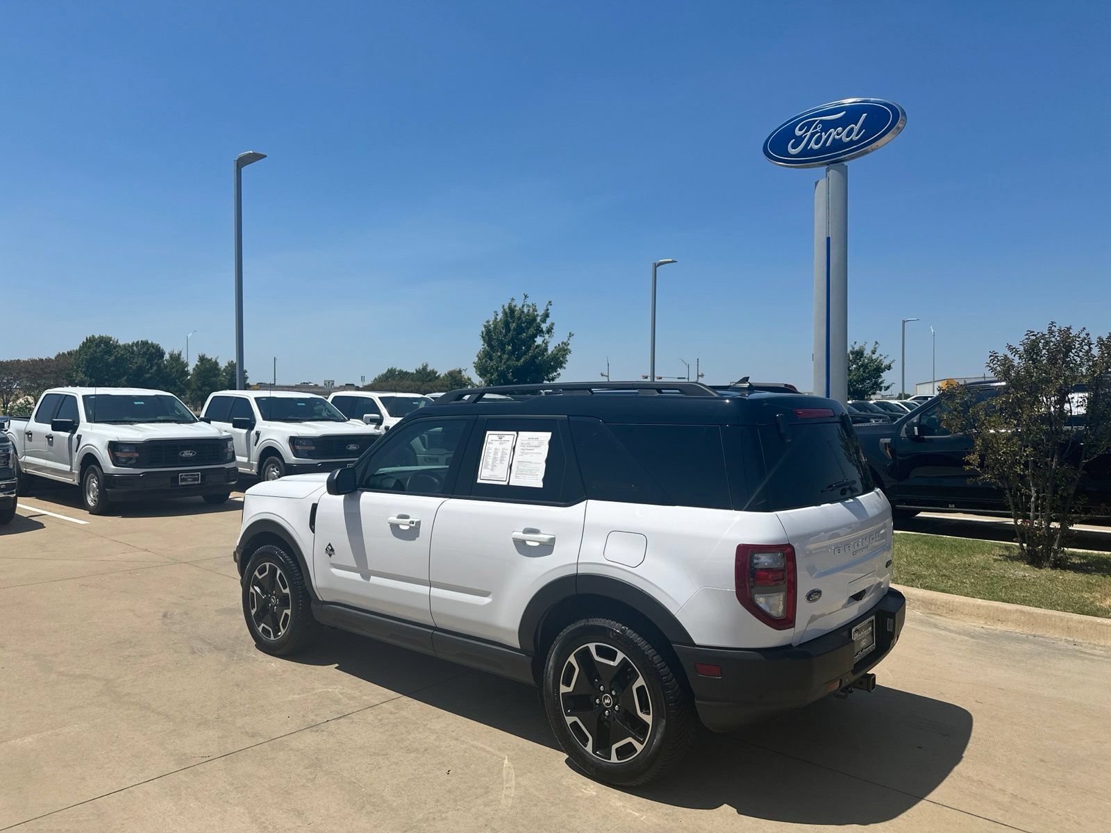 Certified 2022 Ford Bronco Sport Outer Banks w/ Tech Package AWD/4WD image 3